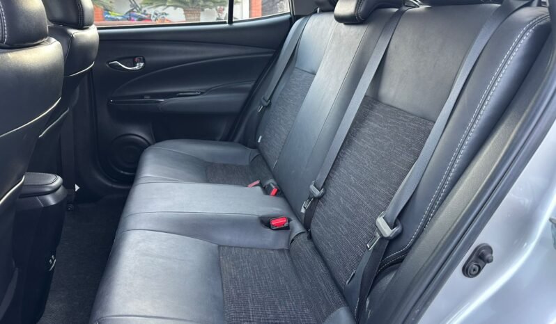 TOYOTA YARIS 2021 completo