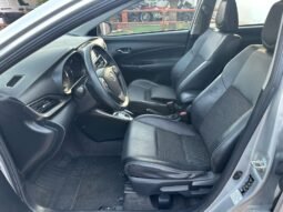TOYOTA YARIS 2021 completo