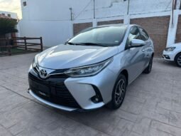 TOYOTA YARIS 2021 completo