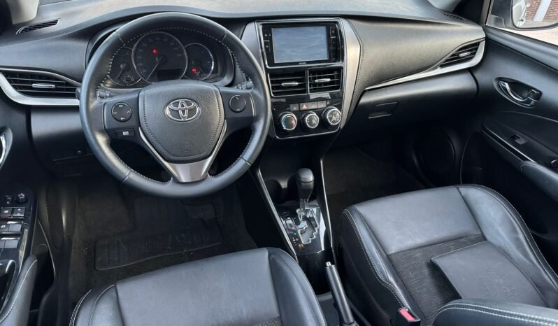 TOYOTA YARIS 2021 completo