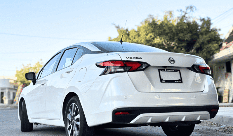 NISSAN VERSA 2020 completo