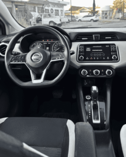 NISSAN VERSA 2020 completo