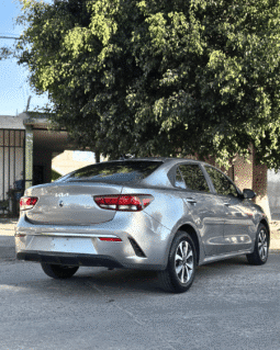 KIA RIO 2023 completo