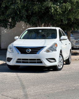 NISSAN VERSA 2017