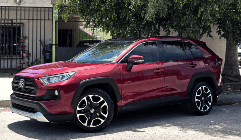 TOYOTA RAV4 2020 completo