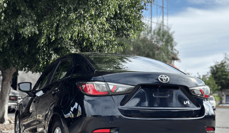 TOYOTA YARIS 2018 completo