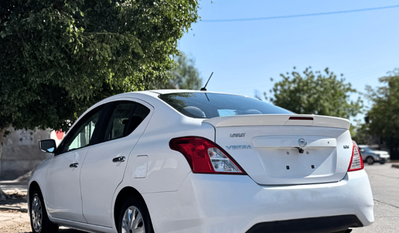 NISSAN VERSA 2017 completo