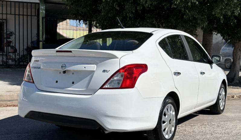 NISSAN VERSA 2017 completo