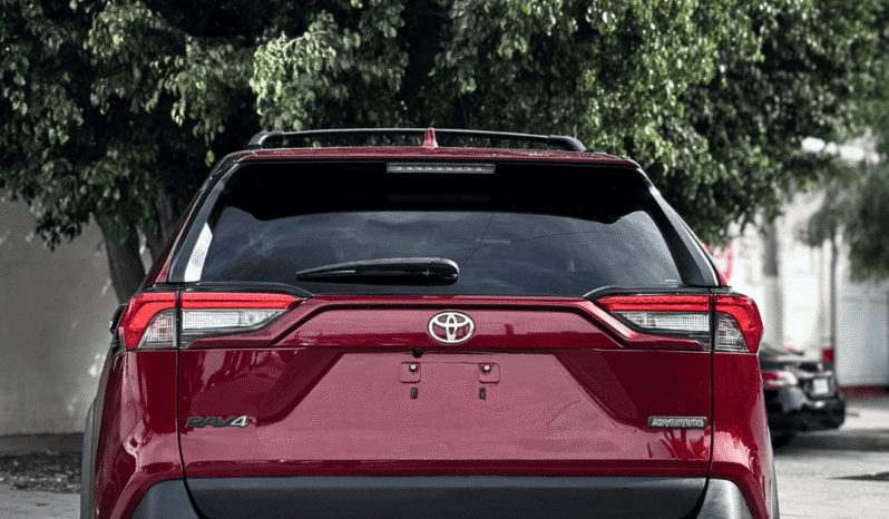 TOYOTA RAV4 2023 completo