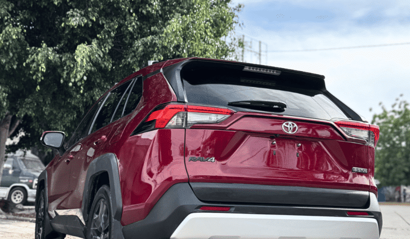 TOYOTA RAV4 2023 completo