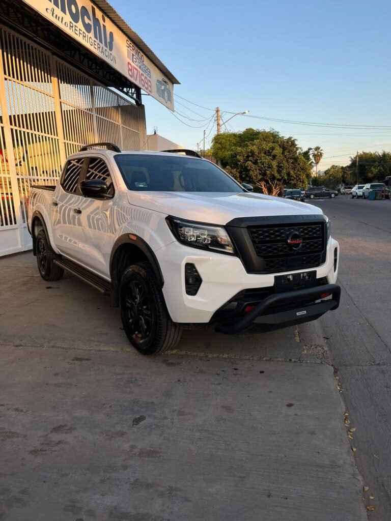NISSAN FRONTIER 2021
