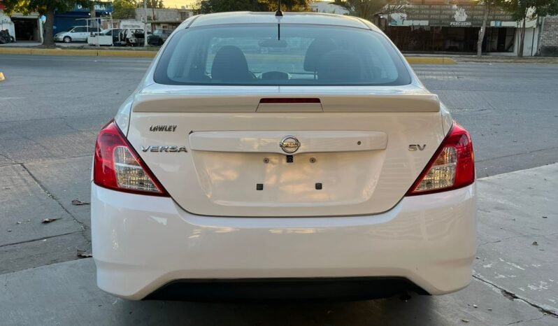 NISSAN VERSA 2017 completo