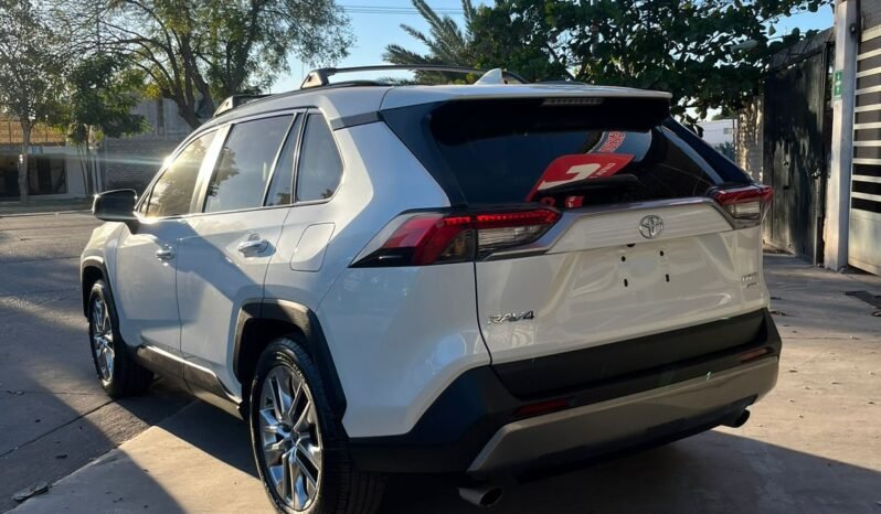 TOYOTA RAV4 2021 completo