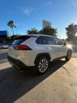 TOYOTA RAV4 2021 completo
