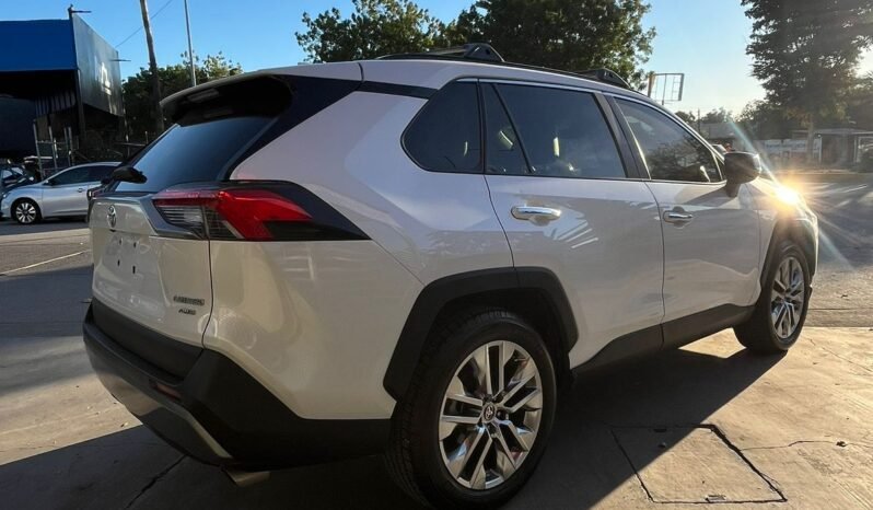 TOYOTA RAV4 2021 completo