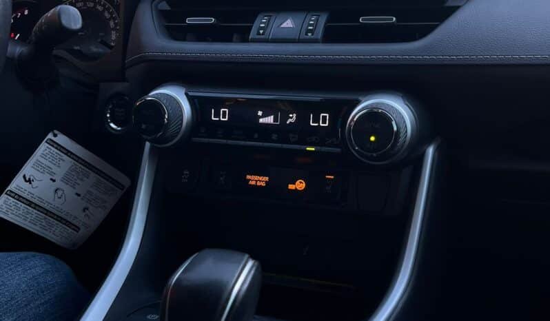 TOYOTA RAV4 2021 completo