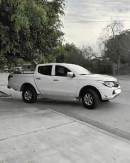 MITSUBISHI L200 2017 completo
