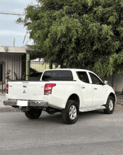 MITSUBISHI L200 2017 completo