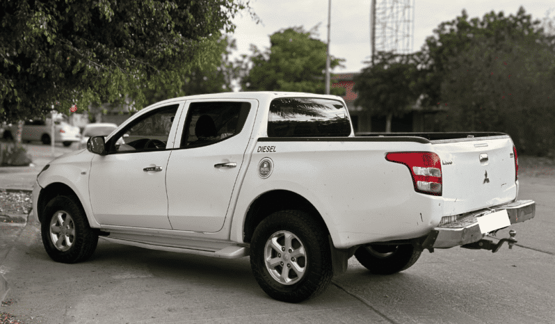 MITSUBISHI L200 2017 completo