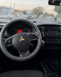 MITSUBISHI L200 2017 completo