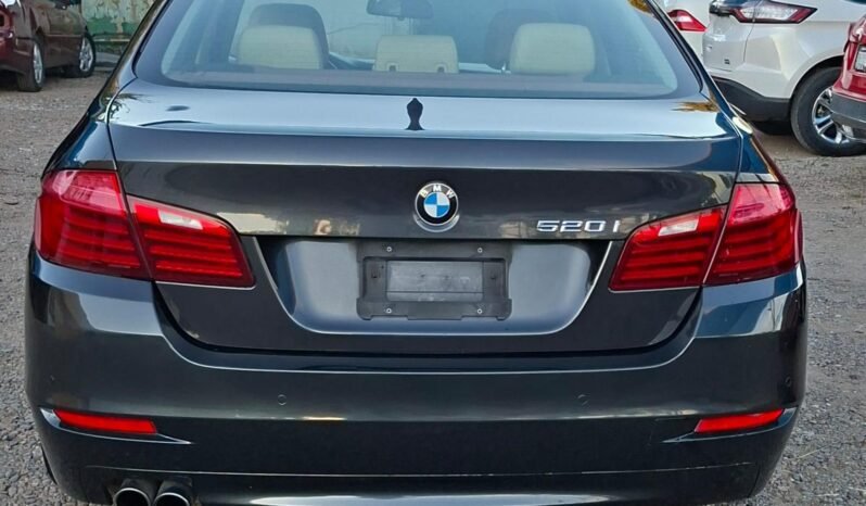 BMW 520iA  2016 completo