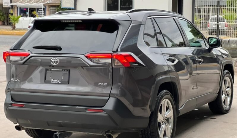 TOYOTA RAV4 2021 completo