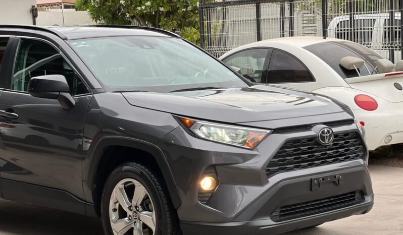 TOYOTA RAV4 2021 completo