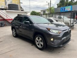 TOYOTA RAV4 2021 completo