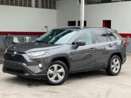 TOYOTA RAV4 2021 completo