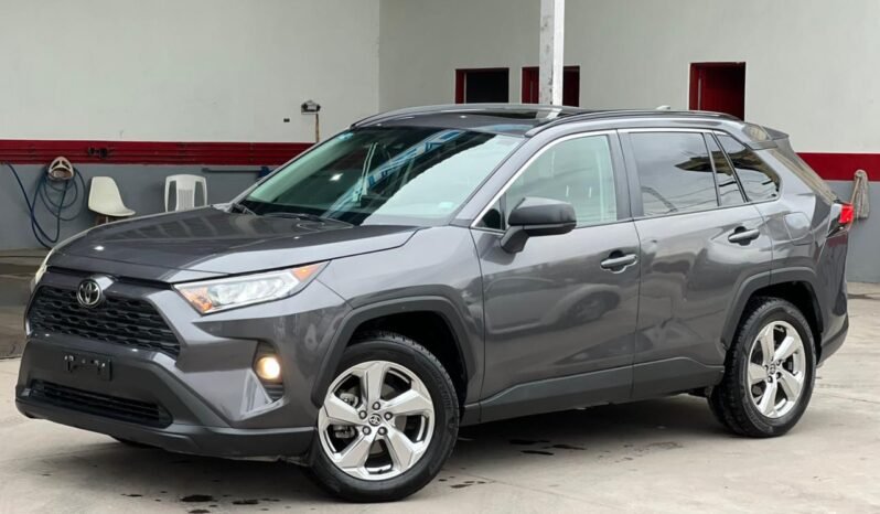 TOYOTA RAV4 2021 completo