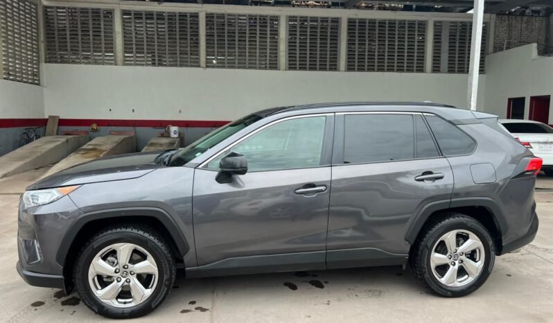 TOYOTA RAV4 2021 completo