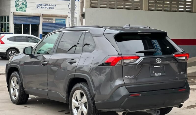 TOYOTA RAV4 2021 completo