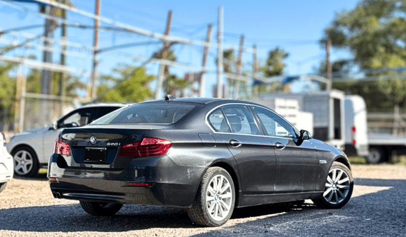 BMW 520 iA 2016 completo