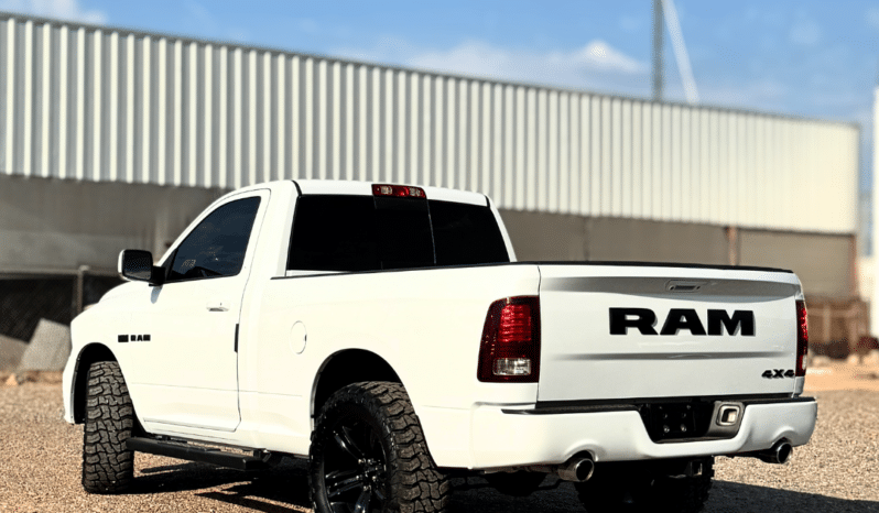 
								RAM R/T 4×4 5.7L 2016 completo									