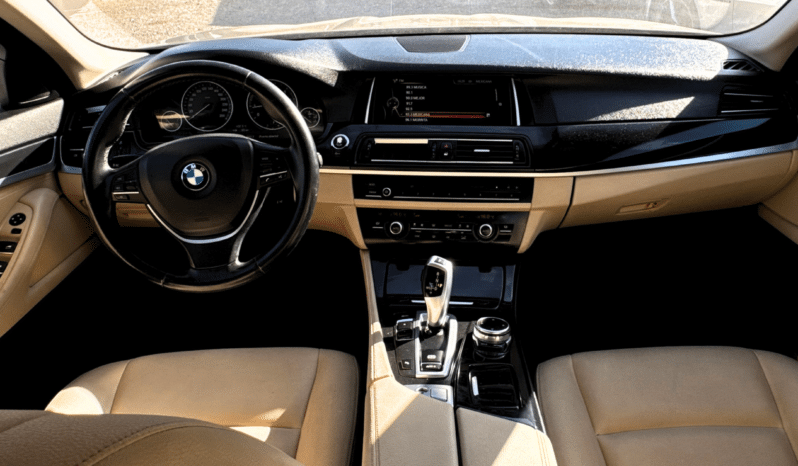 BMW 520 iA 2016 completo