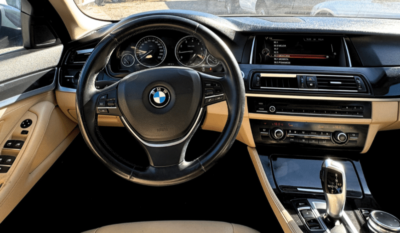 BMW 520 iA 2016 completo