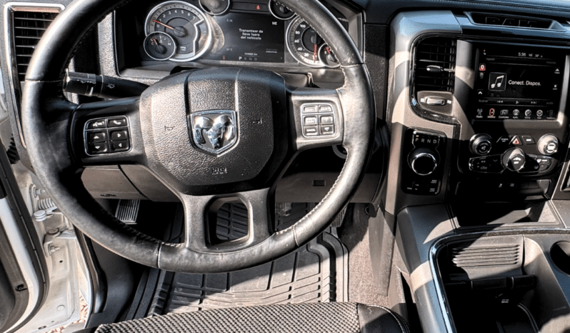 
								RAM R/T 4×4 5.7L 2016 completo									