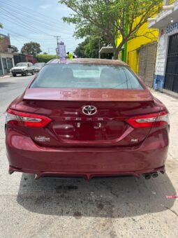 Toyota Camry 2018 SE completo