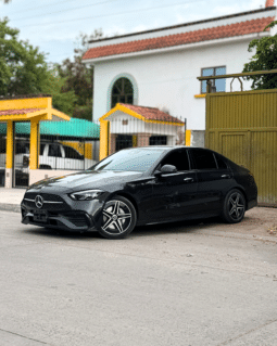 Mercedez-Benz C200 AMG 2022 completo