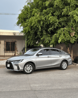 Toyota Yaris S 2023 completo
