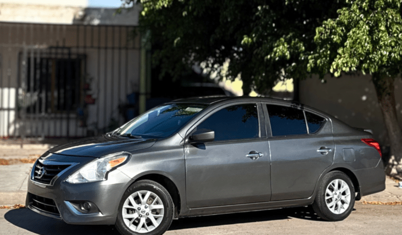 Nissan Versa Exclusive 2017 completo