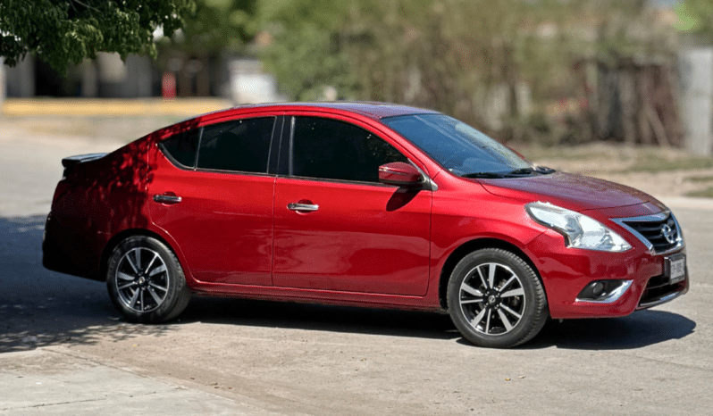 Nissan Versa Exclusive 2019 completo