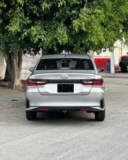 Toyota Yaris S 2023 completo