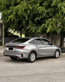 Toyota Yaris S 2023 completo