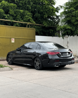 Mercedez-Benz C200 AMG 2022 completo