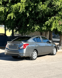 Nissan Versa Exclusive 2017 completo