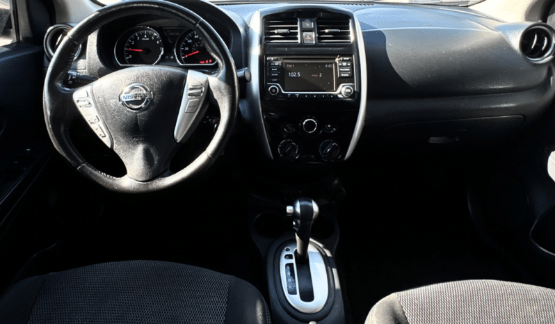 Nissan Versa Exclusive 2017 completo