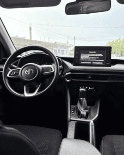 Toyota Yaris S 2023 completo