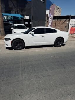 Dodge Charger SE 2017 completo