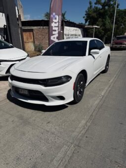 Dodge Charger SE 2017 completo